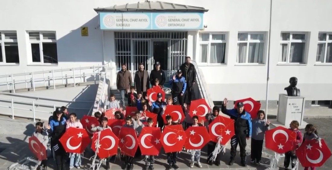 Erzincan Emniyet Müdürlüğü, Toplum Destekli Polislik faaliyetleri kapsamında 100 öğrenci