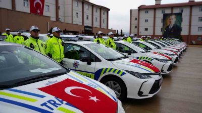 Erzincan’da emniyet ve jandarma teşkilatlarına kazandırılan 122 yeni hizmet aracı,