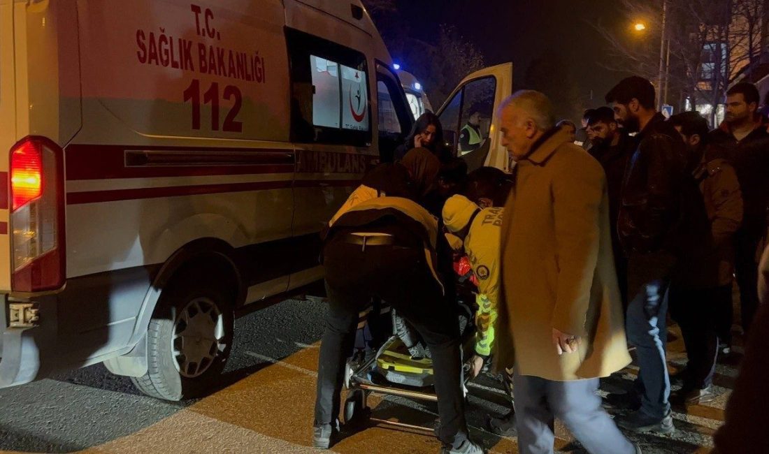 Erzincan’da iki otomobilin çarpışması sonucu meydana gelen trafik kazasında 5