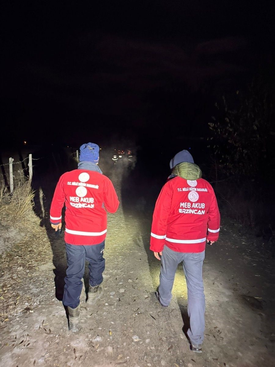 Erzincan’da kayıp alzheimer hastası yaşlı adam AFAD ve jandarma ekiplerince