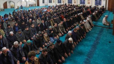 Erzincan’da Üç Aylar’ın başlaması dolayısıyla İl Müftülüğü tarafından Terzibaba Külliyesi’nde