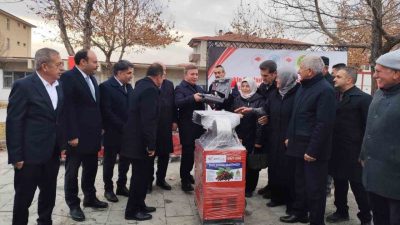 Erzincan’da üreticilere yüzde 75 hibeli dut sıkma ve koyun kırkım