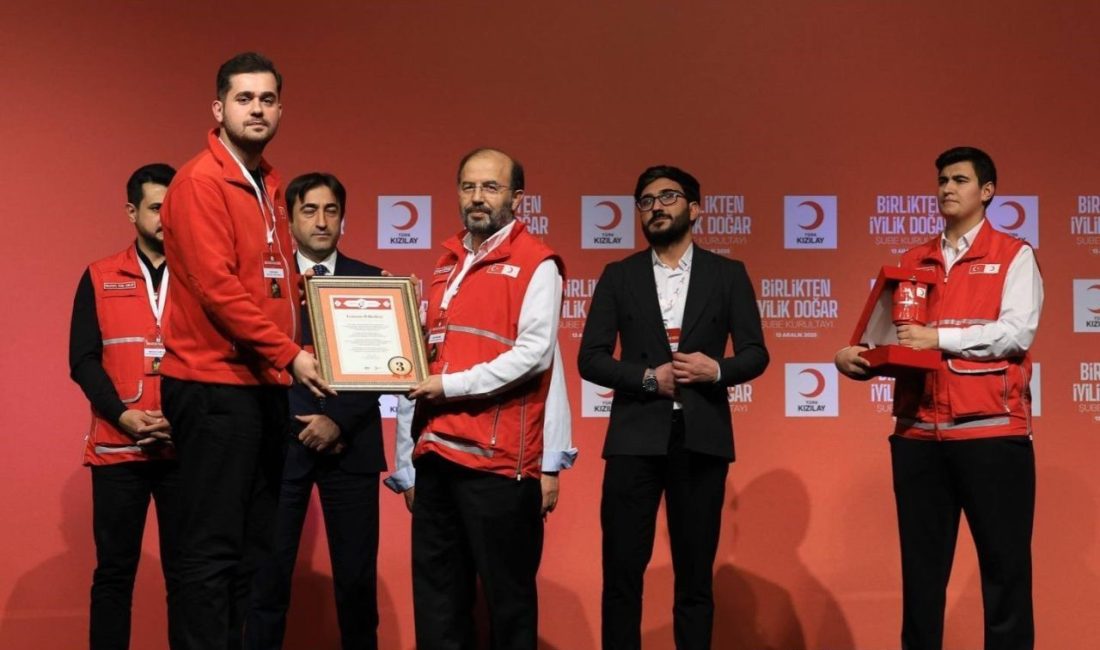 Erzurum Kızılay Şubesi, İstanbul’da düzenlenen Şube Kurultayı’ndan 3 ödülle döndü.