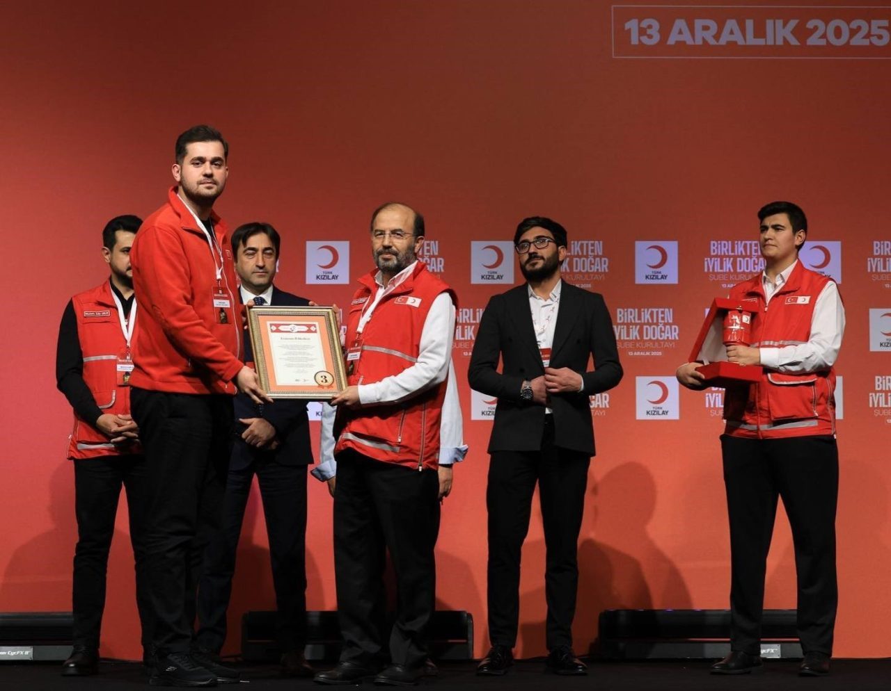Erzurum Kızılay Şubesi, İstanbul’da düzenlenen Şube Kurultayı’ndan 3 ödülle döndü.