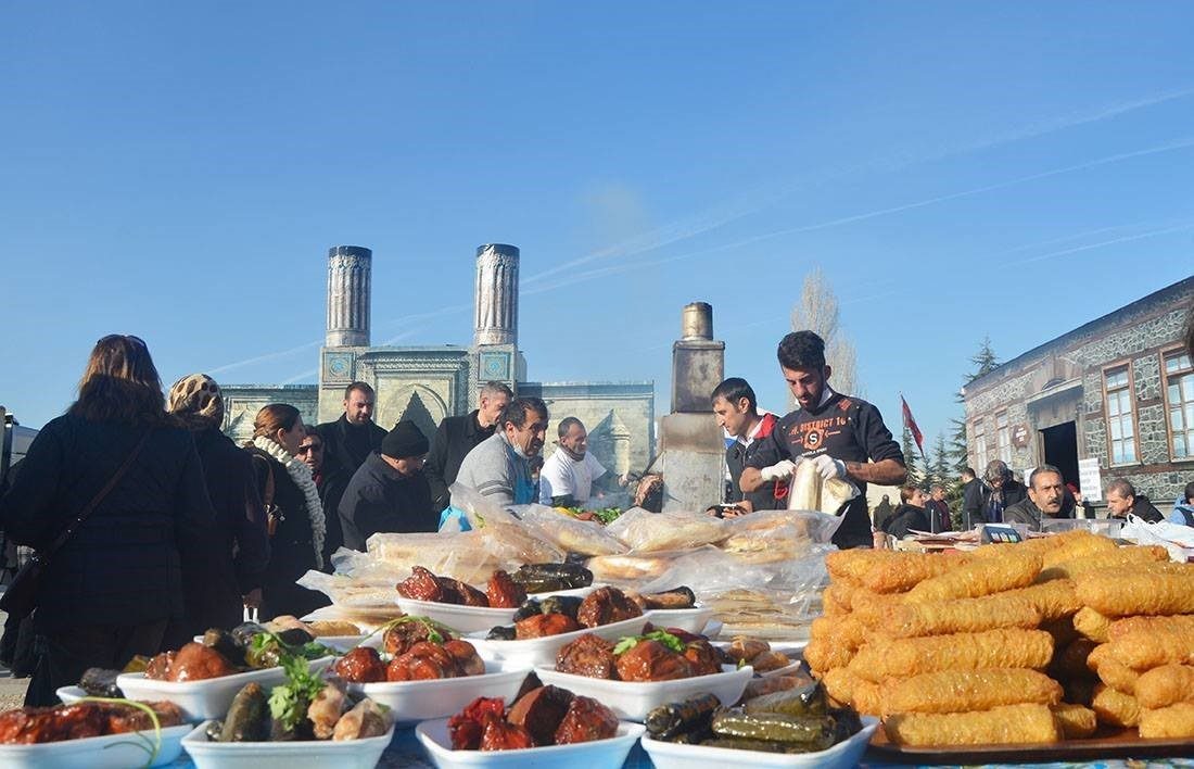 Erzurum Valiliği, “Erzurum Tanıtım Günleri” başlığı altında il dışında yapılan