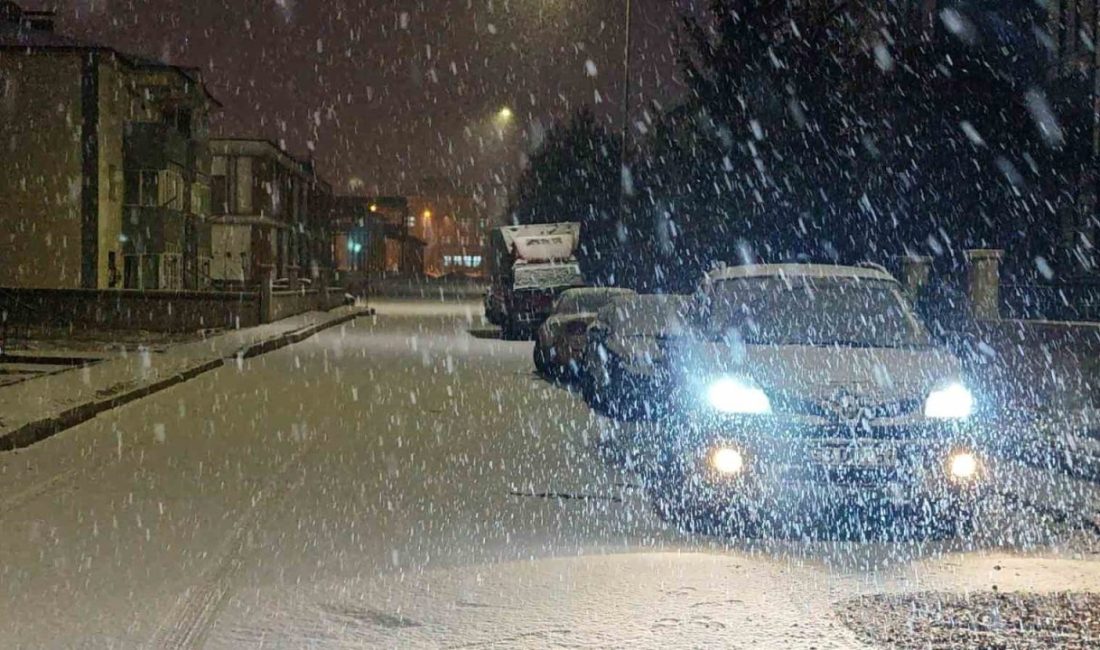 Erzurum, güne uzun süredir beklenen kar yağışıyla uyandı. Mevsim normallerinin