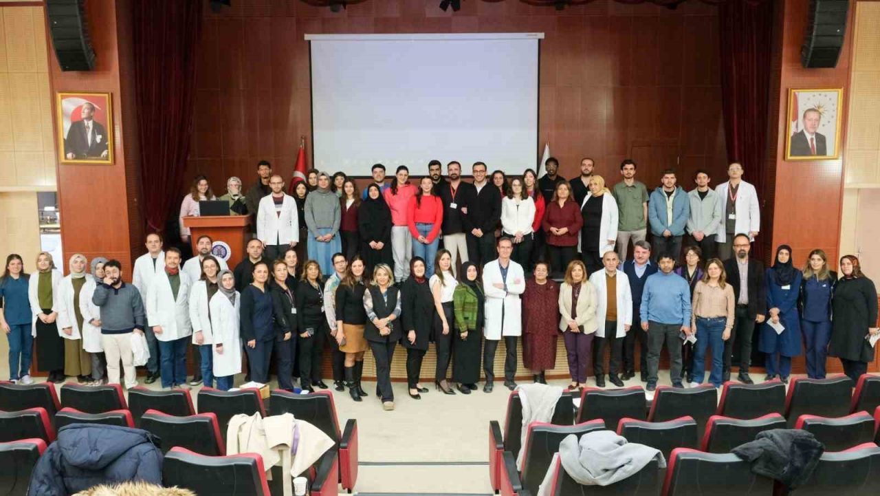 Atatürk Üniversitesi Araştırma Hastanesinde Dünya AIDS Günü Farkındalık Toplantısı düzenlendi
