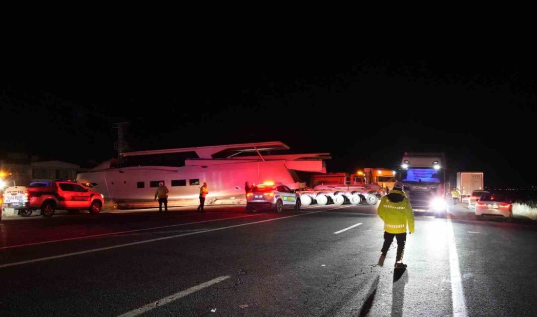 Erzurum’u Tortum ilçesine bağlayan karayolunda yat yüklü bir tır, manevra