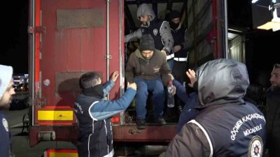 Erzurum Emniyet Müdürlüğünce kent genelinde güvenlik uygulamaları yapıldı. Emniyet Müdürü