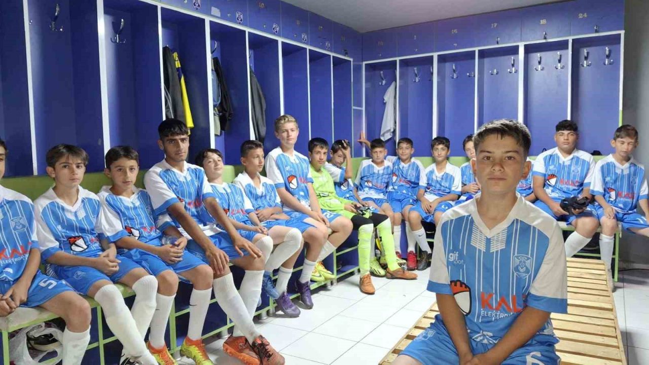 Erzurumşehir Spor Kulübü U-16 takımı Play Off’lara kalarak önemli bir