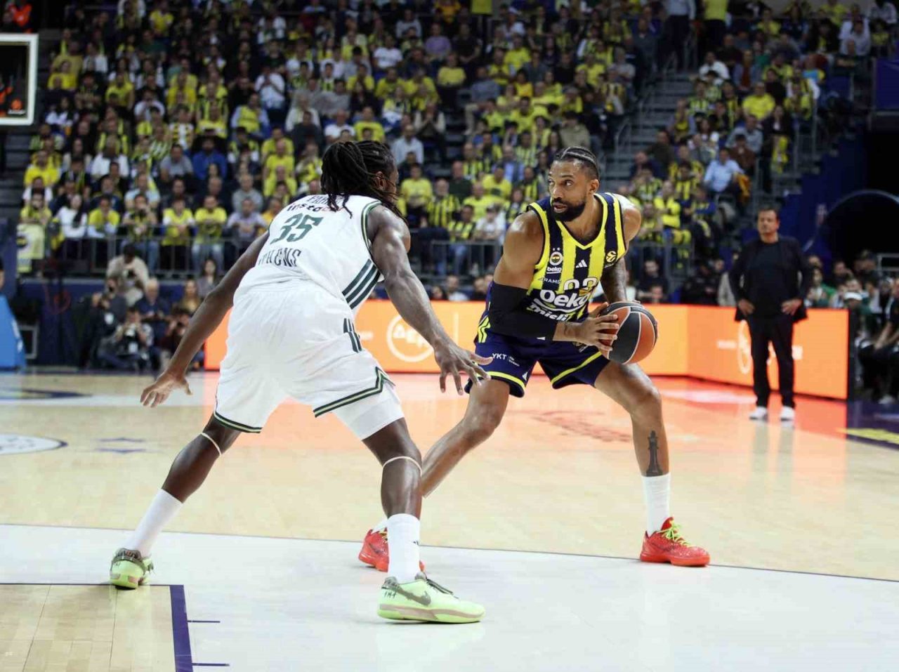 Fenerbahçe Beko, Euroleague’in 16. hafta maçında Panathinaikos Aktor’a 81-77’lik skorla