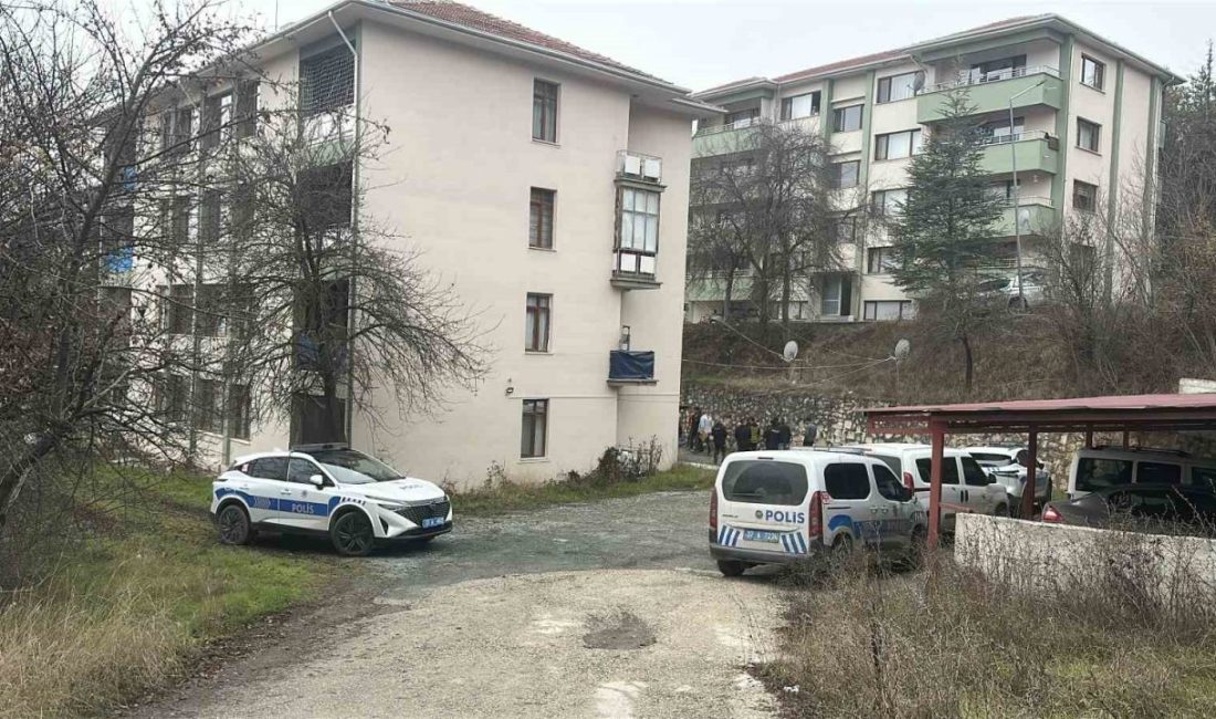 Kastamonu’da evinde silahla kendini vuran orman muhafaza memuru hayatını kaybetti.