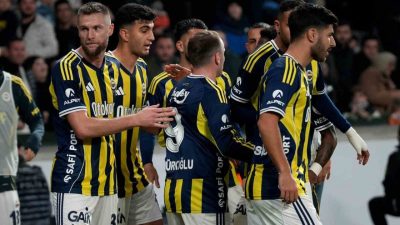Fenerbahçe, Trendyol Süper Lig’de konuk olduğu Başakşehir ile 1-1 berabere