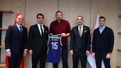 Fenerbahçe Yönetim Kurulu üyeleri Cem Ciritci ve Bora Kaya, Türkiye