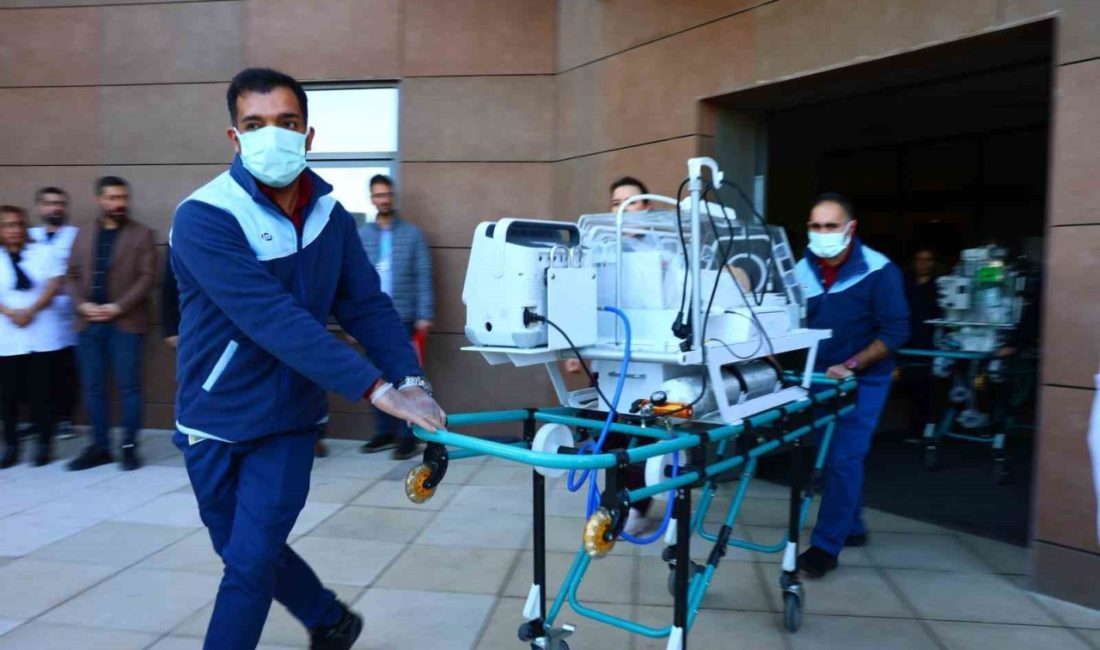 Elazığ Fethi Sekin Şehir Hastanesi’nde deprem ve yangın tatbikatı gerçekleştirildi.