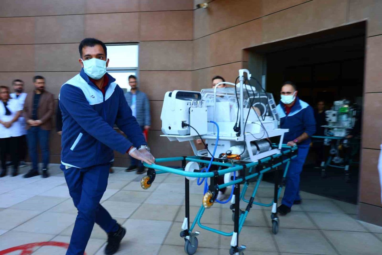 Elazığ Fethi Sekin Şehir Hastanesi’nde deprem ve yangın tatbikatı gerçekleştirildi.