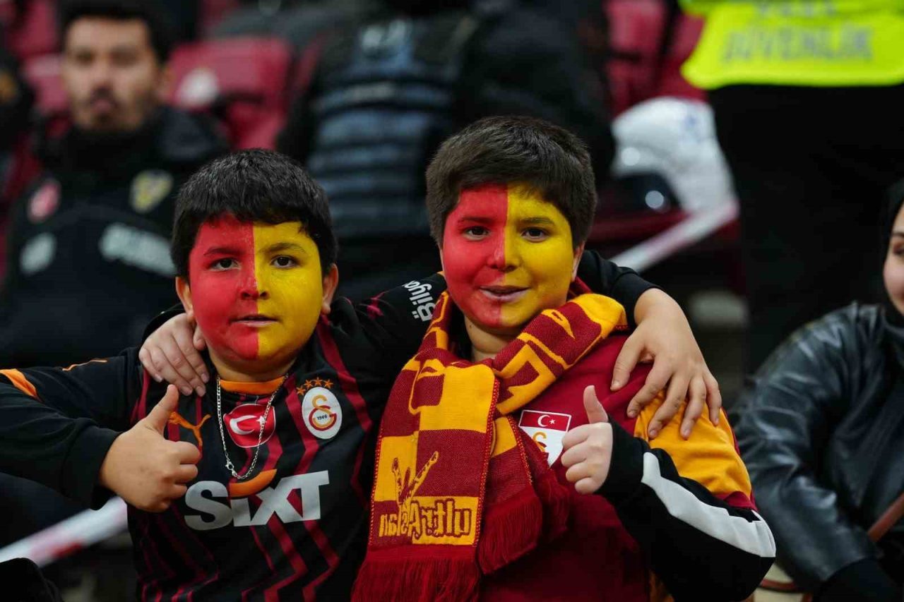 Galatasaray ile Kasımpaşa arasında RAMS Park’ta oynanan karşılaşmayı 34 bin