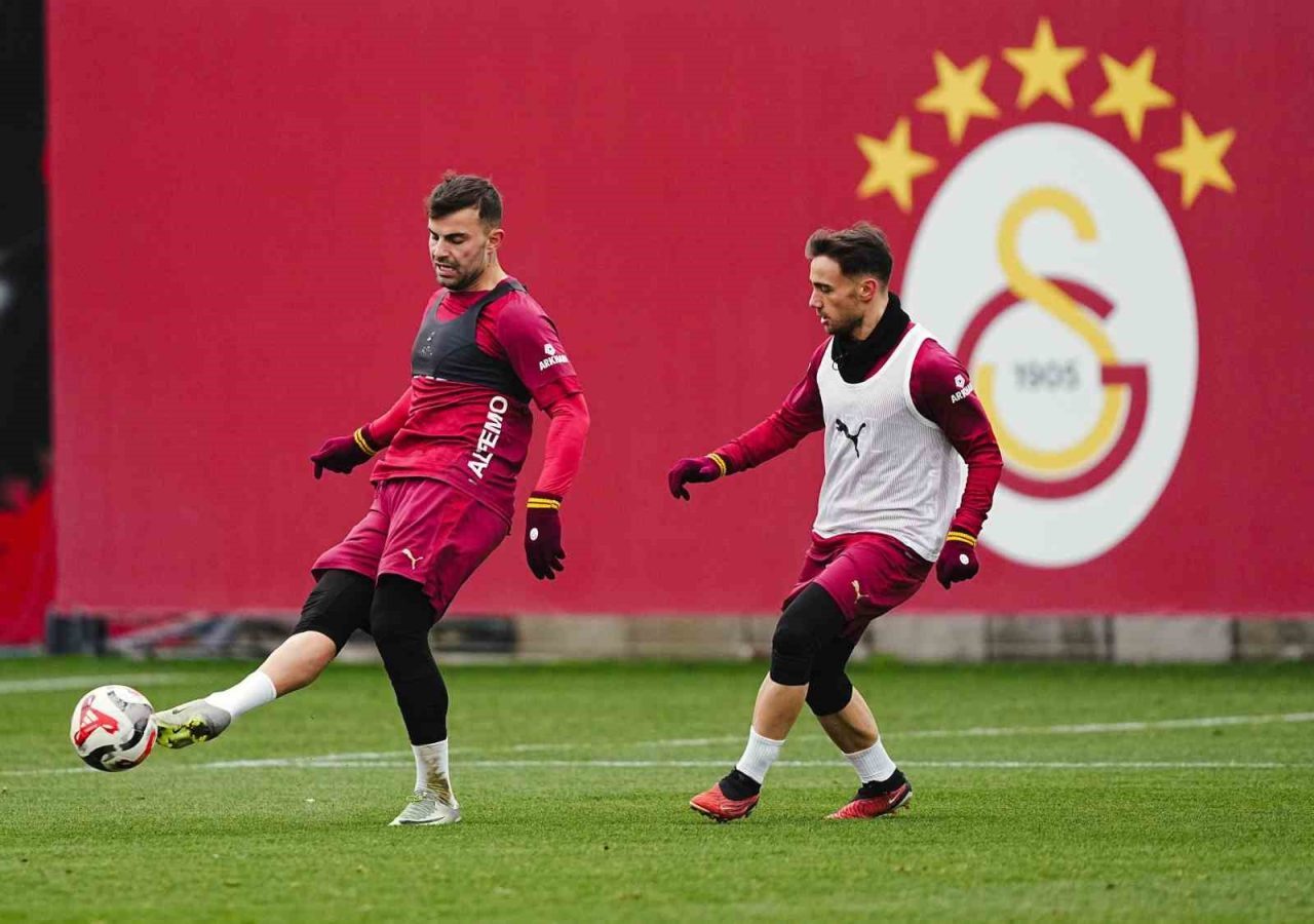 Galatasaray, Turkcell Super Kupa yarı finalinde Trabzonspor ile oynayacağı karşılaşmanın