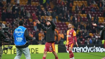 Galatasaray’da Samsunspor maçının ardından genç futbolcu Arda Ünyay, sarı-kırmızılı taraftarlara