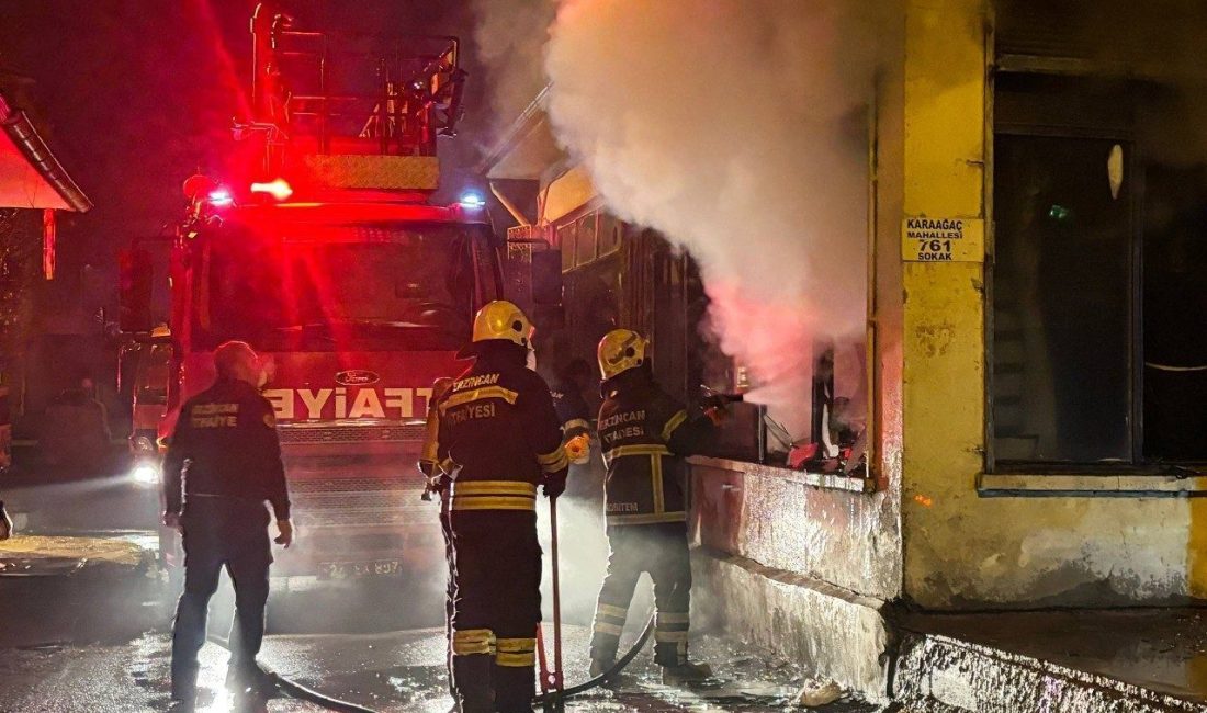 Erzincan’da çıkan yangına kepenkler ve camlar kırılarak müdahale edildi. Erzincan’ın