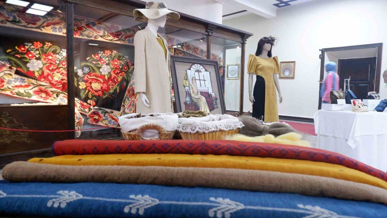 Erzurum ve çevresinde kadınların örtü olarak kullandığı ehram, büyük ölçüde