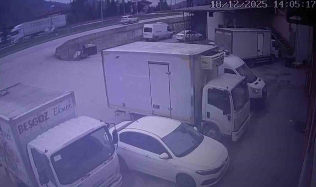 Amasya’da genç avukat duruşmaya giderken hayatını kaybettiği kaza kameraya yansıdı.