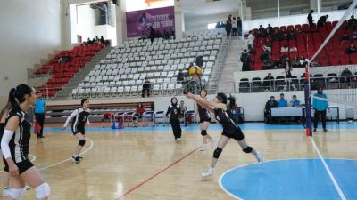 Erzincan Gençlik ve Spor İl Müdürlüğü tarafından düzenlenen Voleybol Okul