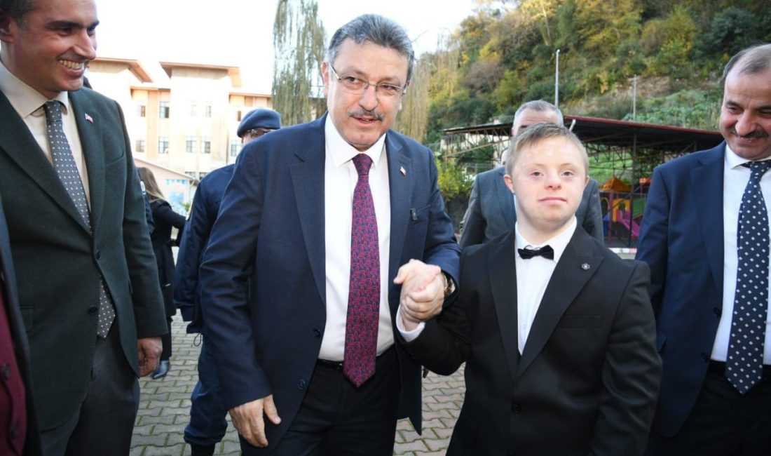 Trabzon Büyükşehir Belediye Başkanı Ahmet Metin Genç, özel gereksinimli bireylerin