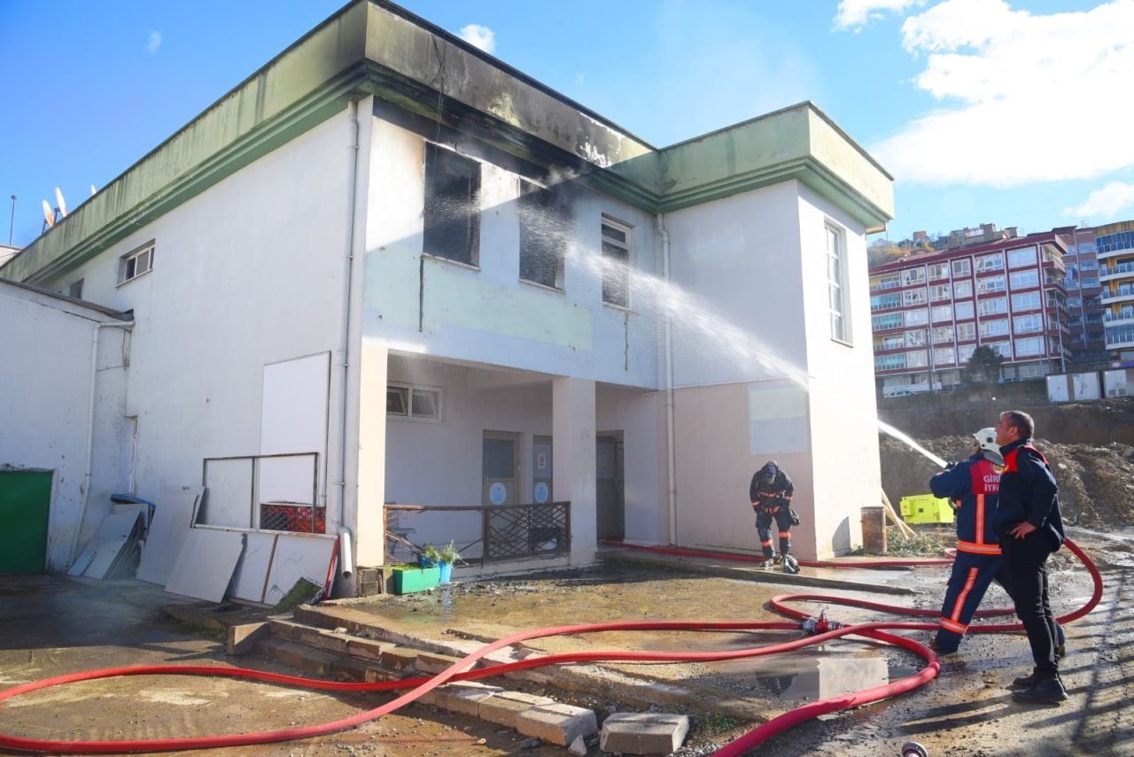 Giresun’da Gençlik ve Spor İl Müdürlüğü ek hizmet binasında çıkan