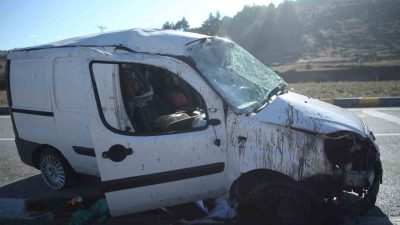 Kastamonu’da gizli buzlanma sebebiyle meydana gelen iki farklı trafik kazasında