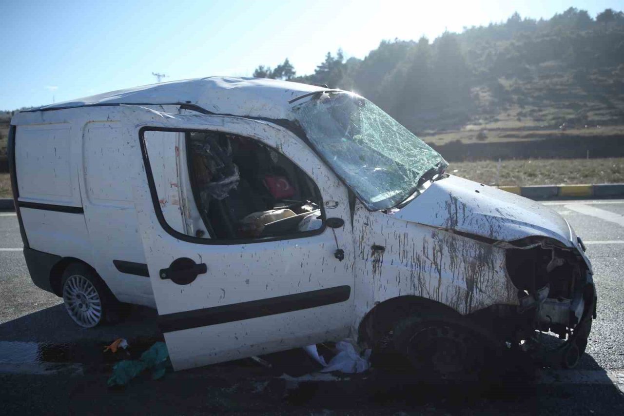 Kastamonu’da gizli buzlanma sebebiyle meydana gelen iki farklı trafik kazasında