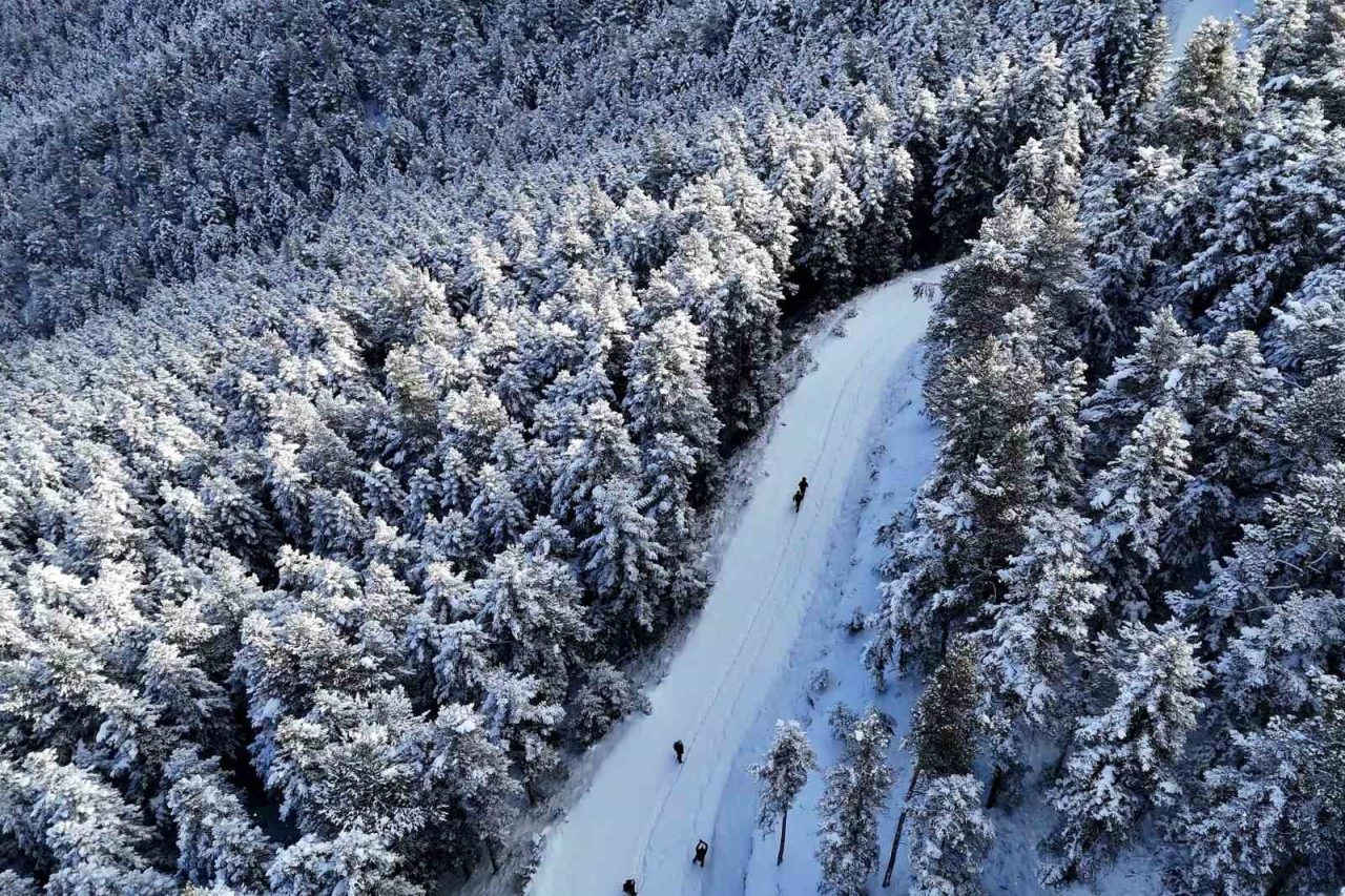 Gümüşhane’nin heybetli dağları, kar yağışının ardından kışın en sert ama