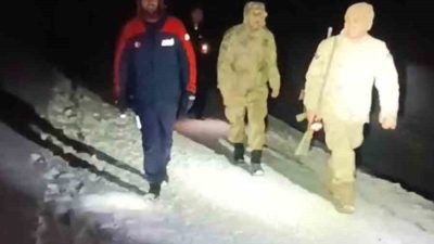Gümüşhane’nin Sarıtaş Yaylasında kar nedeniyle gece yarısı mahsur kalan 4