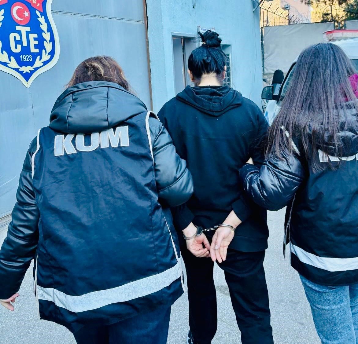 Artvin’de hakkında 12 yıl hapis cezası bulunan uyuşturucu suçlusu Gürcistan’a