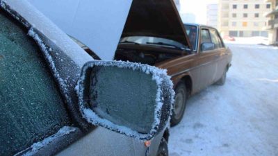 Soğuk havayla birlikte akü arızaları artarken, uzmanlar vurdurma yöntemiyle çalıştırılan