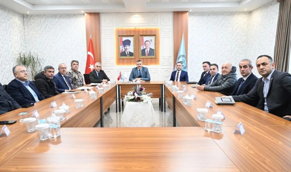 Erzurum’da “Havalimanı Kış Tedbirleri” toplantısı, Vali Mustafa Çiftçi başkanlığında gerçekleştirildi.