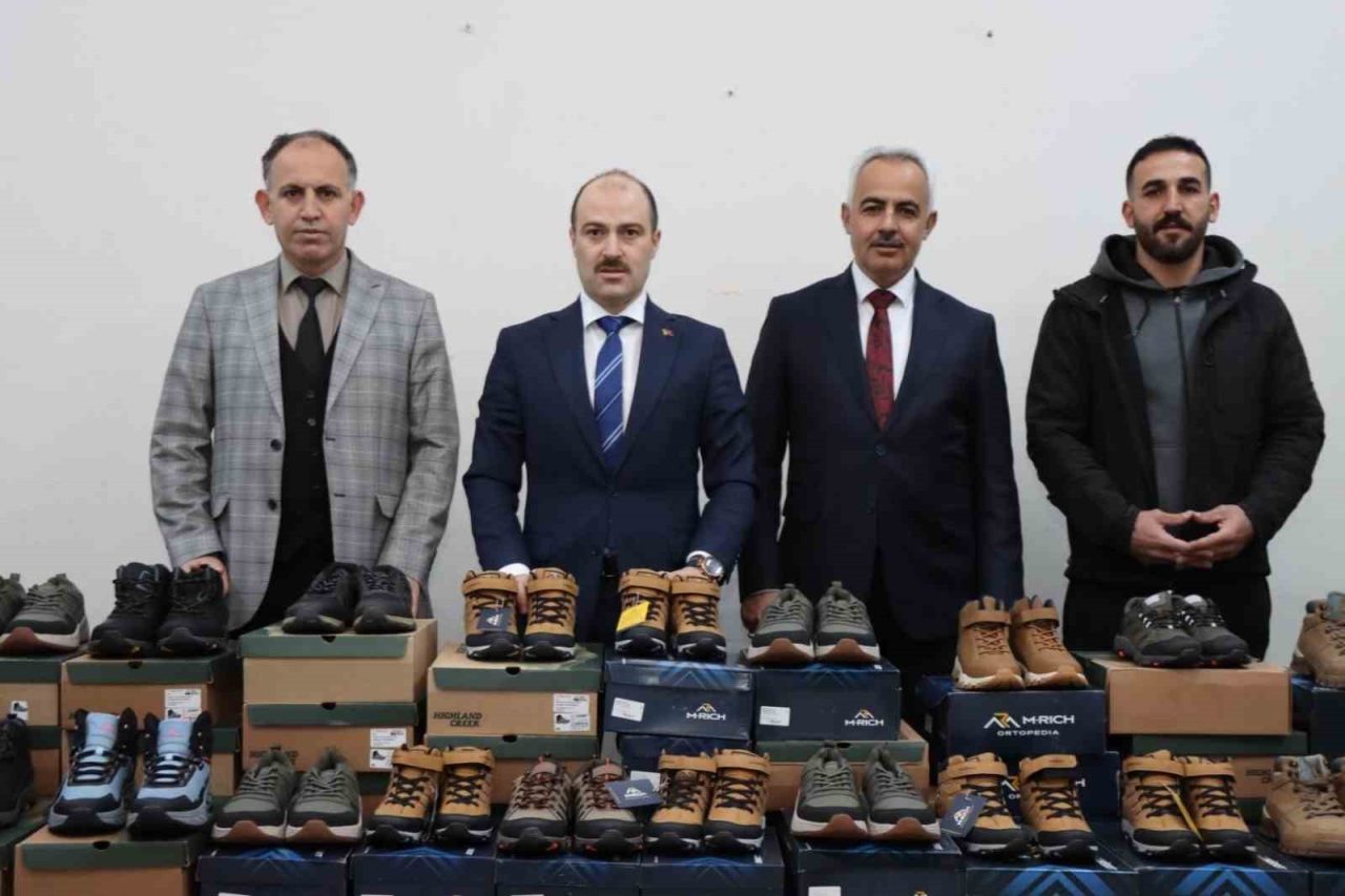 Erzurum’un Oltu ilçesinde hayırsever iş insanı Süleyman Şahin tarafından, ilçedeki