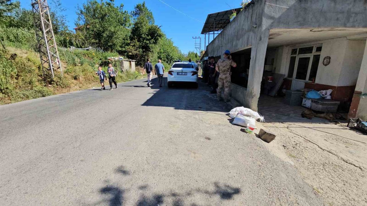 Zonguldak’ta aralarında husumet bulunan akrabaları iki kardeş ve babaannelerini bıçakla
