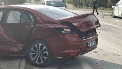 Sakarya’nın Sapanca ilçesinde iki otomobilin çarpışması neticesinde meydana gelen kazada
