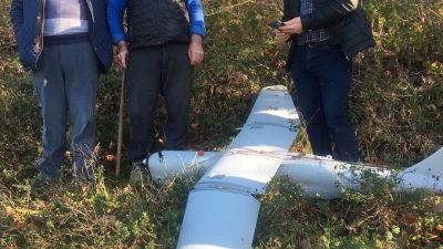 Kocaeli’nin İzmit ilçesindeki kırsal alana düşen insansız hava aracı (İHA)