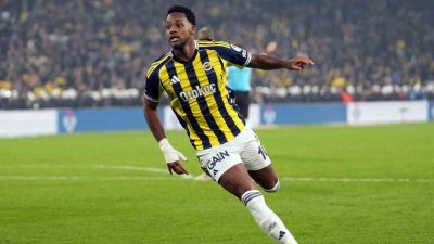 Fenerbahçe’nin Kolombiyalı forveti Jhon Duran, Galatasaray maçında attığı golle bu