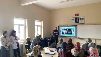 Kars İl Jandarma Komutanlığı’nca Akyaka, Arpaçay ve Digor’da 75 anne