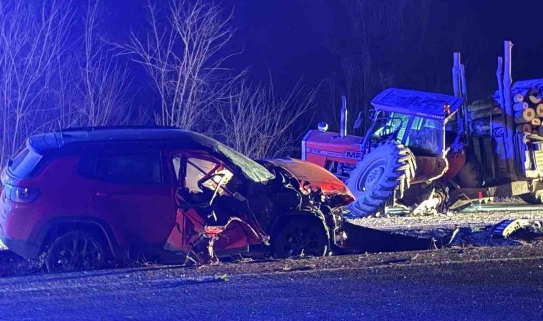 Kastamonu’nun Taşköprü ilçesinde odun yüklü traktör ile cipin çarpıştığı kazada