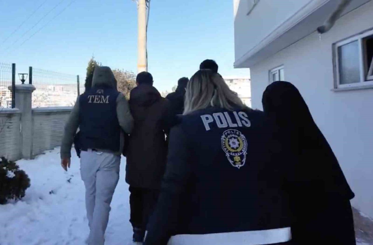 Kastamonu’da DEAŞ silahlı terör örgütüne yönelik düzenlenen operasyonda 4 şüpheli