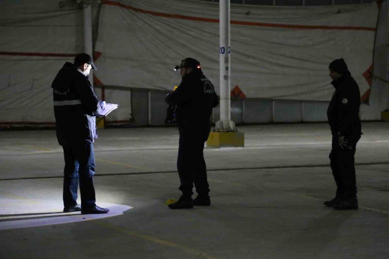 Kastamonu’da iki grup arasında çıkan kavgada bıçaklanan kişi ağır yaralandı.