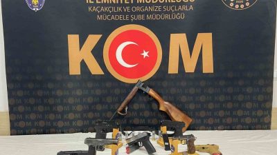 Kastamonu’da polis ekipleri tarafından düzenlenen kaçak silah operasyonunda gözaltına alınan