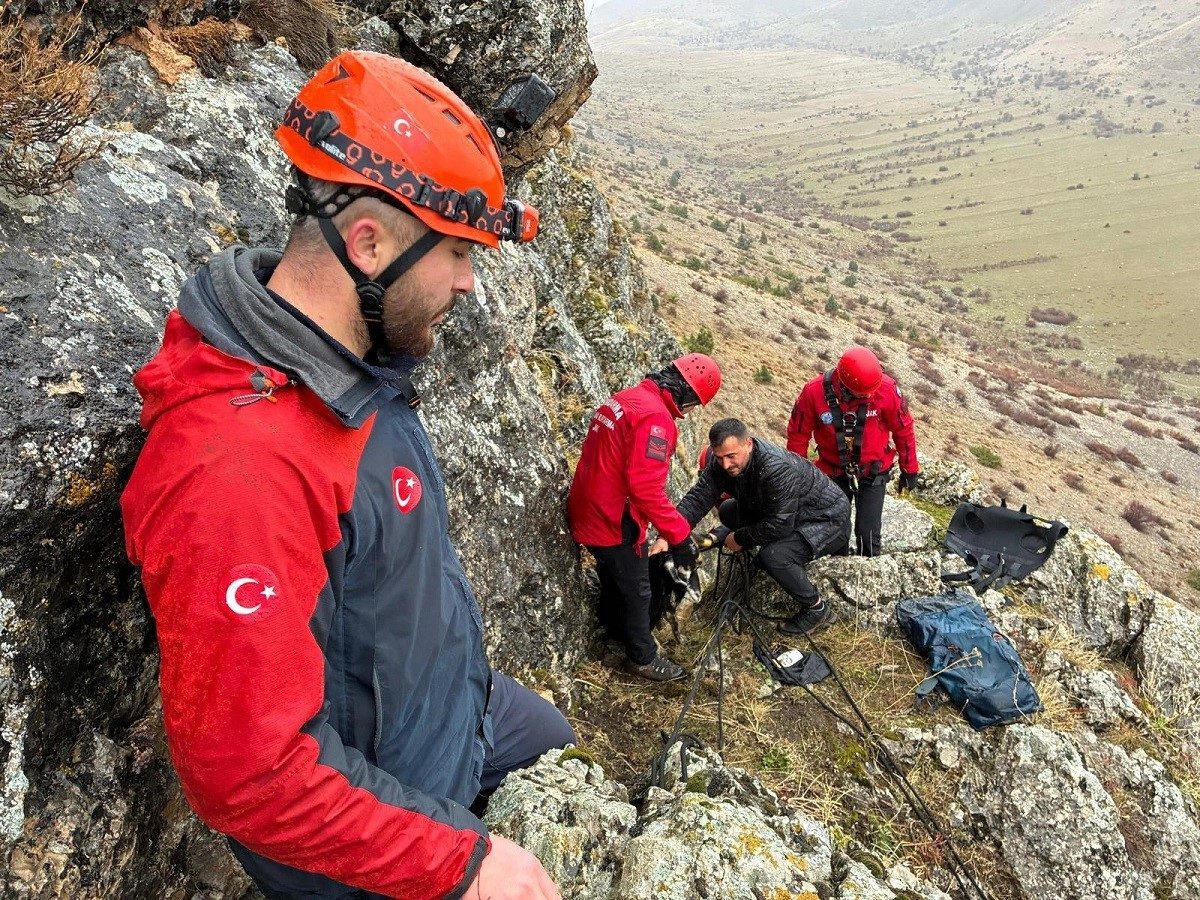 Erzincan’da zorlu arazi şartlarında yürütülen operasyon, JAK ve AFAD ekiplerinin