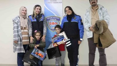 Erzurum’da polis yürekleri ısıtan bir davranış sergiledi ve bir çocuğun
