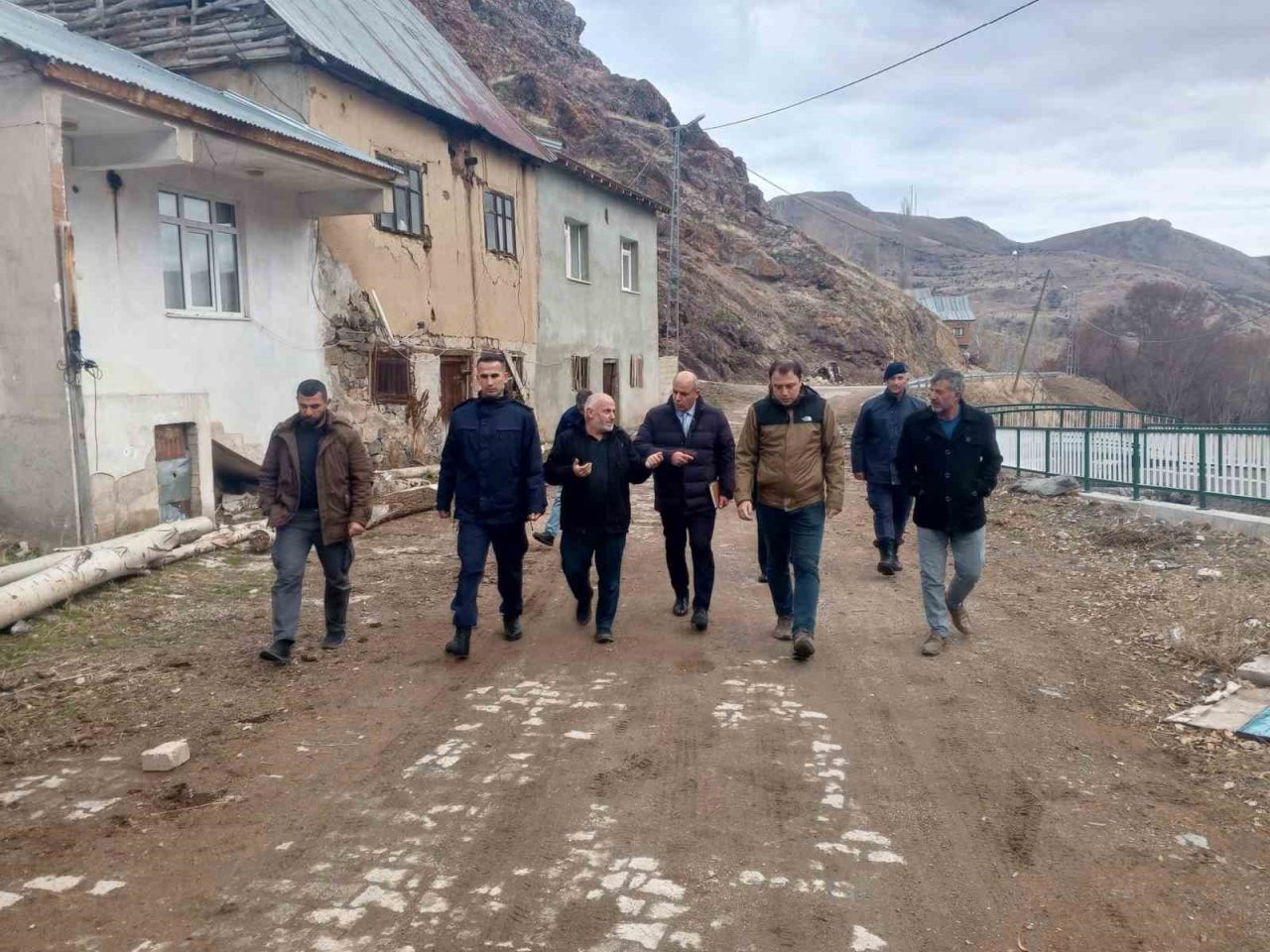 Aydıntepe Kaymakamı Ertuğrul Bayram, Pınargözü ve Alaca köylerini ziyaret etti.