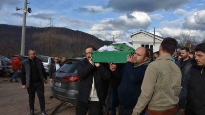 Sakarya’nın Hendek ilçesinde meydana gelen trafik kazasında ağır yaralanan ve